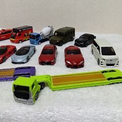ロングトミカ2台＆トミカ11台セットの画像