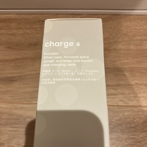 Fitbit Charge 6（色：ポーセレン／シルバー アルミニウム）