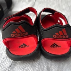 アディダスキッズサンダル19㎝の画像