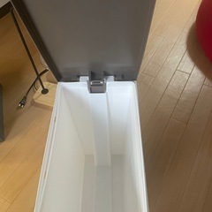 ゴミ箱の画像