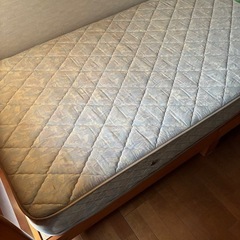 シングルベットマットレスの画像