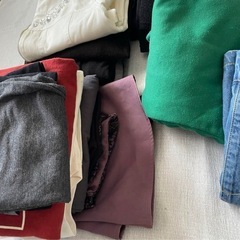 古着まとめ売り　トップス　ボトムスなど33点セット　ギャル系ファッションの画像