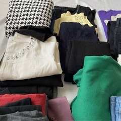 古着まとめ売り　トップス　ボトムスなど33点セット　ギャル系ファッションの画像