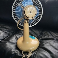 昭和レトロ　小型扇風機の画像