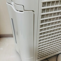 【決まりました】SHARP シャープ 加湿空気清浄機 KC-F70-W 2017年製 動作品ですが難ありです/J073-21の画像