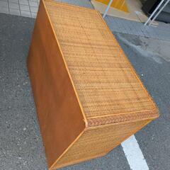 取引中。藤のタンスの画像