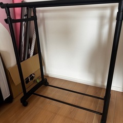 衣類ラックの画像