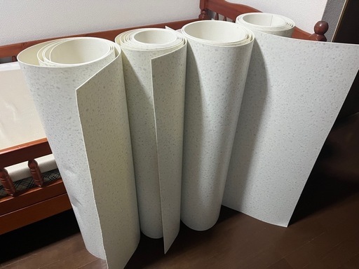 ほぼ未使用 3m×2本 5.5m×2本　敷きマット 床マット マット　カーペット 台所や倉庫等に