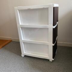 プラスチック製収納チェスト（3段）状態良好です。/ Plastic chest of 3 drawers – good conditionの画像