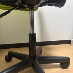 椅子 オフィスチェアの画像