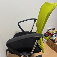 椅子 オフィスチェアの画像