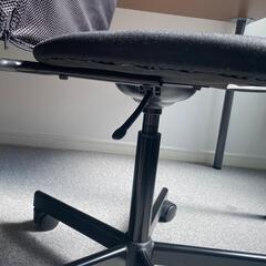 IKEA TOBERGET（トーベルゲット）回転チェア（ヴィッスレ ブラック）2脚、状態良好です。/ 2 IKEA TOBERGET swivel chairs (Vissle black) – good conditionの画像
