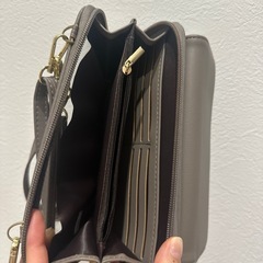 スマホショルダーバックの画像