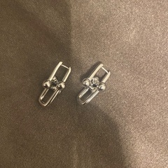 ハードウェアピアス　ティファニー風の画像