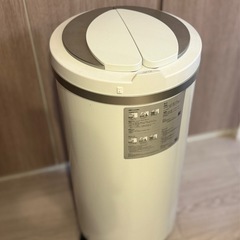 ZitA 58ℓ 自動ゴミ箱(旧型モデル)の画像