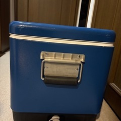igloo ハードクーラー　イグルー　青の画像