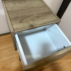 サイドテーブルの画像