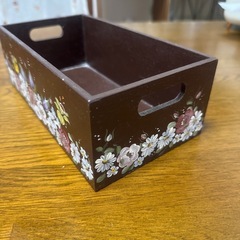 バラ柄箱の画像