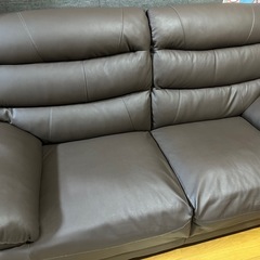 【美品】大川家具 2-3人掛け本革ソファ ブラウンの画像