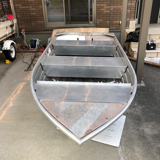 クイントレックスV12 アルミボート