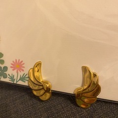 美品 ゴールド イヤリング フェザーの画像