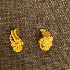 美品 ゴールド イヤリング フェザーの画像