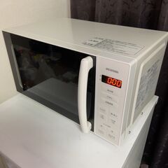 電子レンジ　2023年製　500w/600w　50Hz/60Hz共用　アイリスオーヤマ　PMG-T179-Wの画像