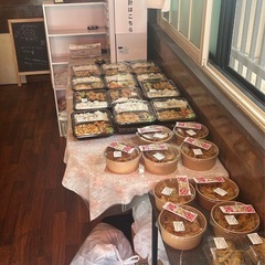 🍜【女性限定・夜の短時間バイト】ワンタン店で簡単な調理補助スタッフ募集！の画像