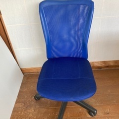 金属製の机 及び 椅子の画像