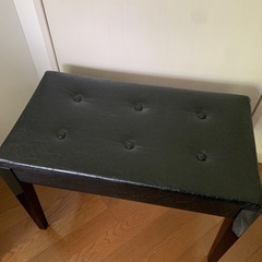 ピアノ椅子の画像