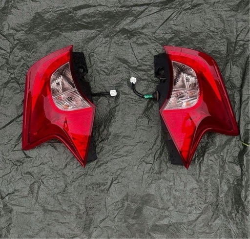 日産ノートE12NISMO テールランプ テールライト　DBA-E12