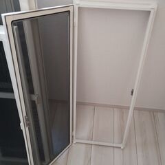 開き網戸の画像