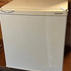 小型冷蔵庫　45L　キレイめの画像
