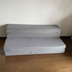 ニトリ三つ折りマットレスの画像
