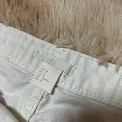 H＆M ホワイトデニムショートパンツの画像