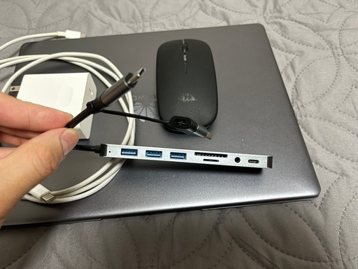 パソコン HUAWEI MateBook 13 i5-8265U 8GB SSD256GB