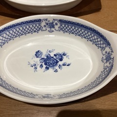 グラタン皿&木製皿受け4セットの画像