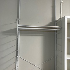 ［取引中］ニトリ  突っ張り壁面収納ワードローブNポルダ(ホワイトウォッシュ)の画像