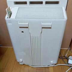 ダイキン空気清浄機！2014年製！屋内用！型番TCM75PーW!！リモコン付きです！の画像