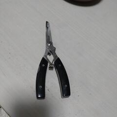 フィッシングプライヤー　釣り道具の画像