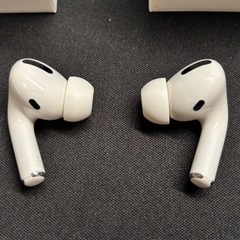 AirPods Pro 第1世代 ジャンク ノイズ ケース付き 修理用 部品取り用 箱ありの画像