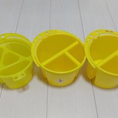水彩　絵の具　バケツの画像