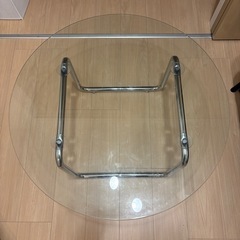 ガラステーブルの画像