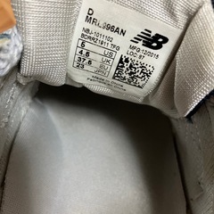 ニューバランススニーカーの画像