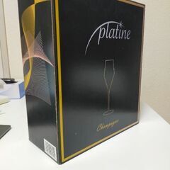 platine シャンパングラスの画像