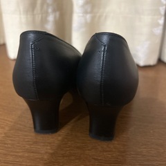 REGAL  冠婚葬祭　フォーマル　パンプス　２２.５cm    極美品　シンプル　１回のみ使用　ビジネス　入社の画像