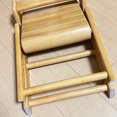折りたたみ木製キッズチェアの画像