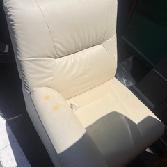 ソファ、まくら2個の画像