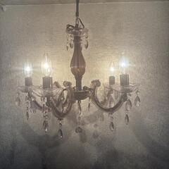 お洒落なシャンデリアの画像