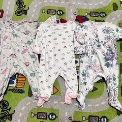 3. 60サイズ 70サイズ 子供服 ロンパース 足付きの画像